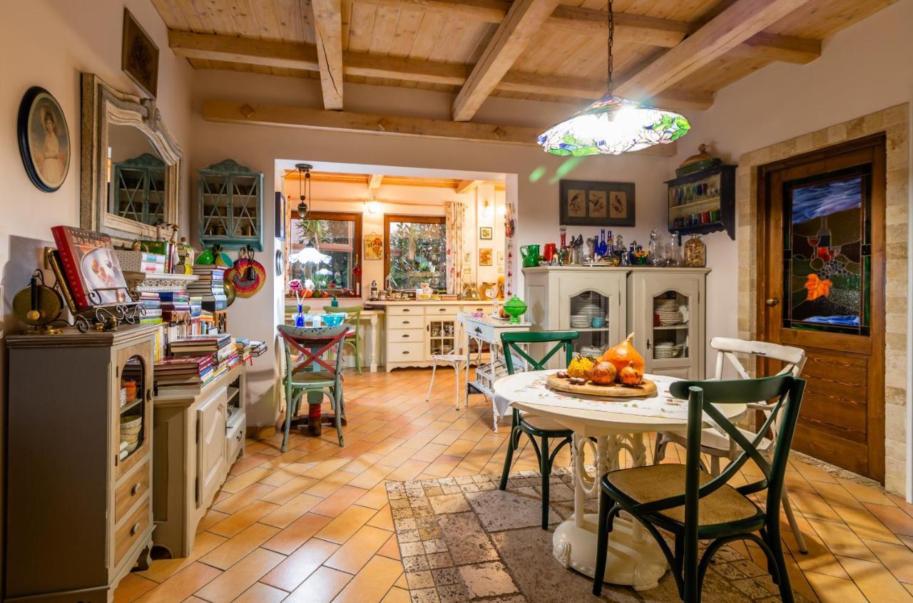 Bed and Breakfast Daiconi Boutique House Minis Экстерьер фото